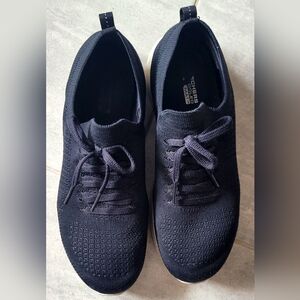 Womens Skechers GO WALK Air Cooled Goga Mat Knit Sneakers - Black - Size 8